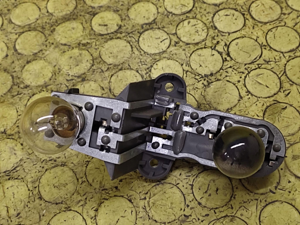 фото №7, Alfa romeo 147 лампа правий задня 46556347