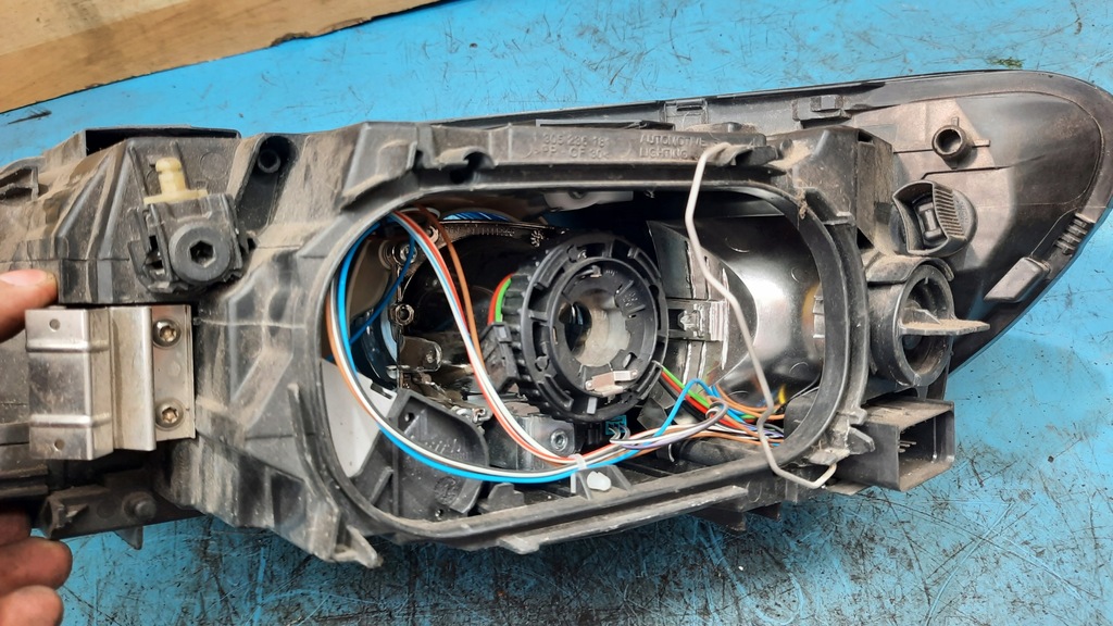 фото №8, Фара правий 31214571 ксенон volvo c30 06-12r