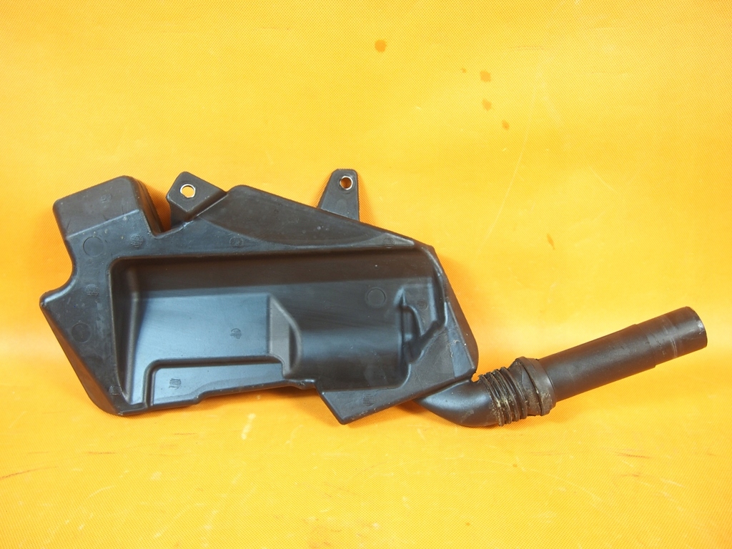 фото №10, Audi a7 4g бак омывателя заливная горловина 4g8955451k / 4g1955462a