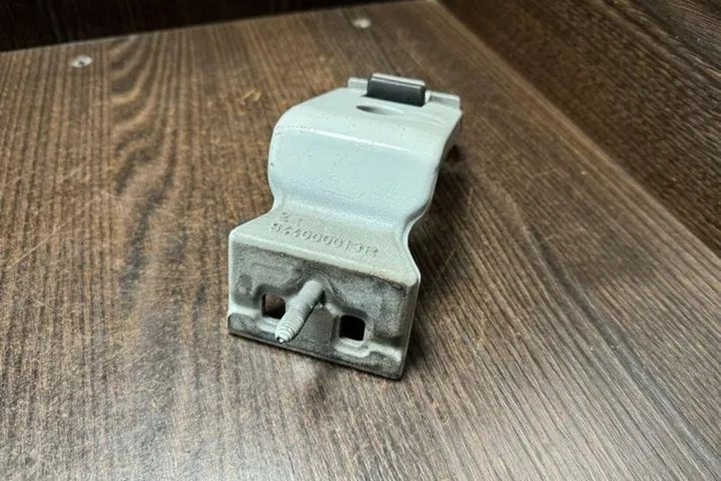 фото №7, Правый петля крышки багажника opel movano b фургон 844000013r 2.3l дизель