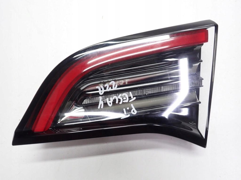 Купить Фара правая  задняя  led европа крышки оригинал tesla model y 22r