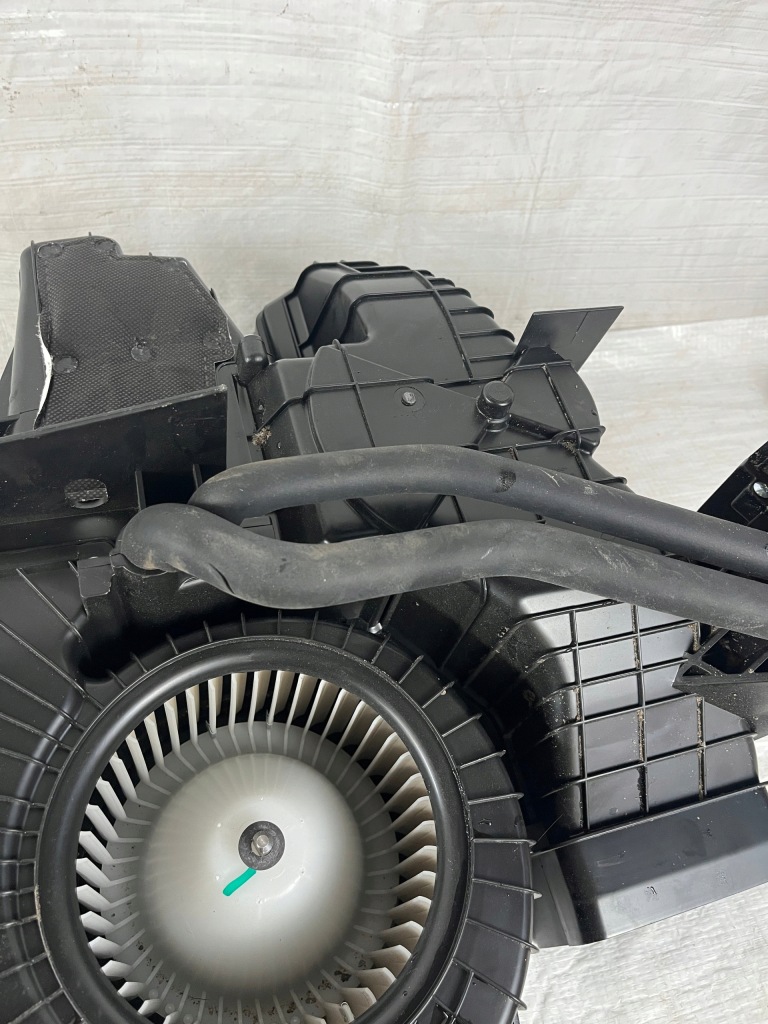 Купить Mercedes gls 167 отопитель задняя задняя a1678302704