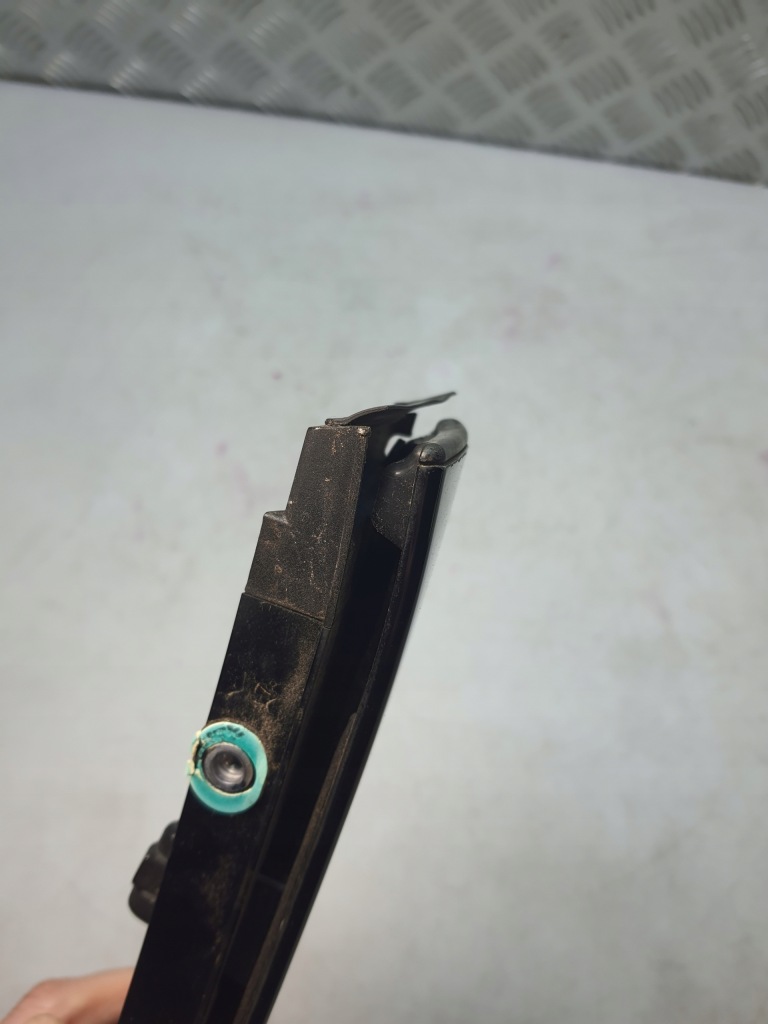 Дефлектор вітрозахисний екран накладка вітровик молдинг mercedes w207 кабріолет  2077700062 в Україні