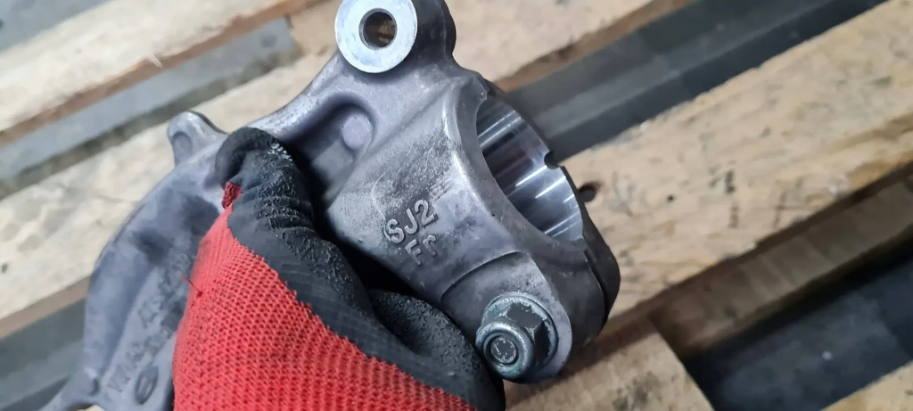 фото №16, S5 8w lift a5 вилка кронштейн амортизатора правый перед 8w0413038h a4 b9 s4