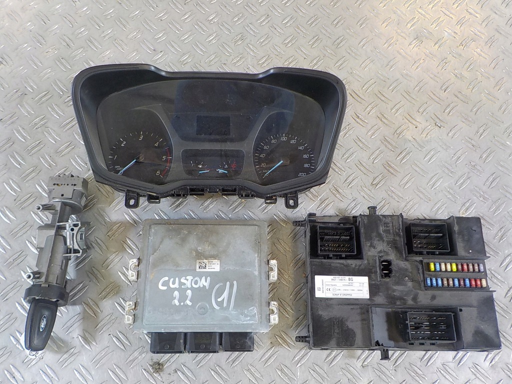 фото №1, Ford transit custom 13- бортовой компьютер набор 2.2