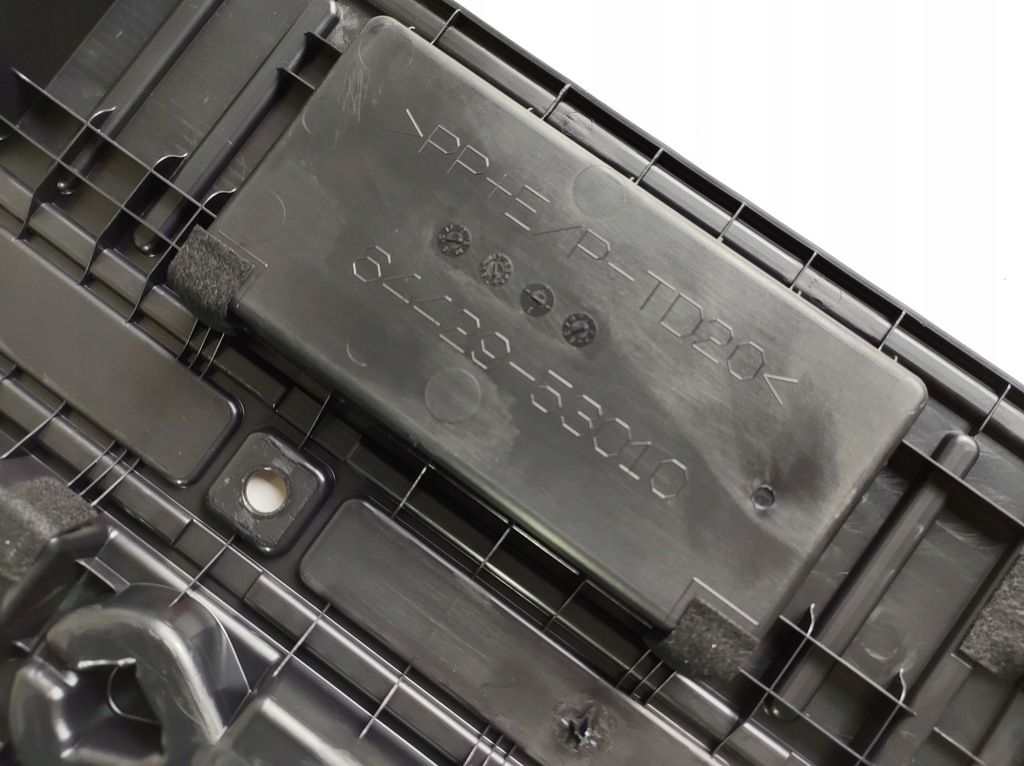 фото №13, Lexus is300h 13r вкладыш багажника