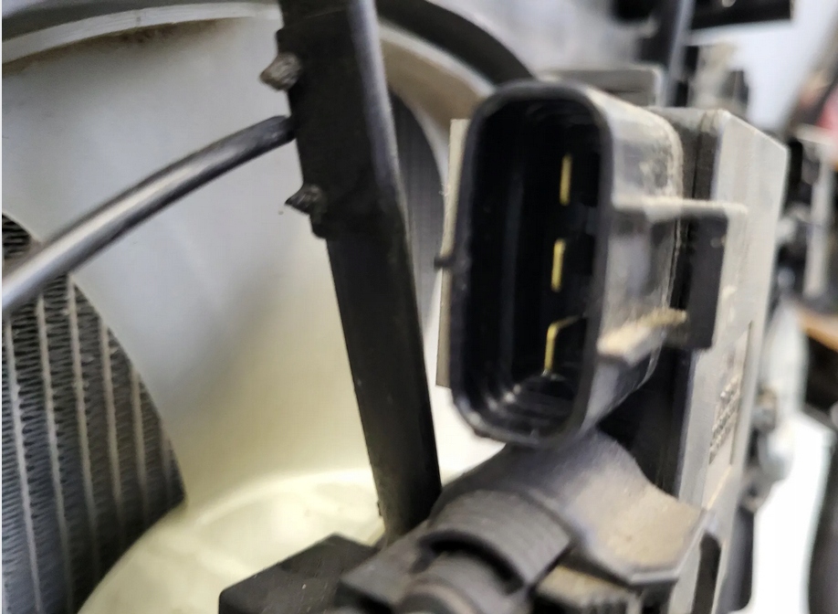 Купити Радіатор вентилятори комплект mazda 6 gj рестайлінг  2,2 d механічна коробка передач 15-