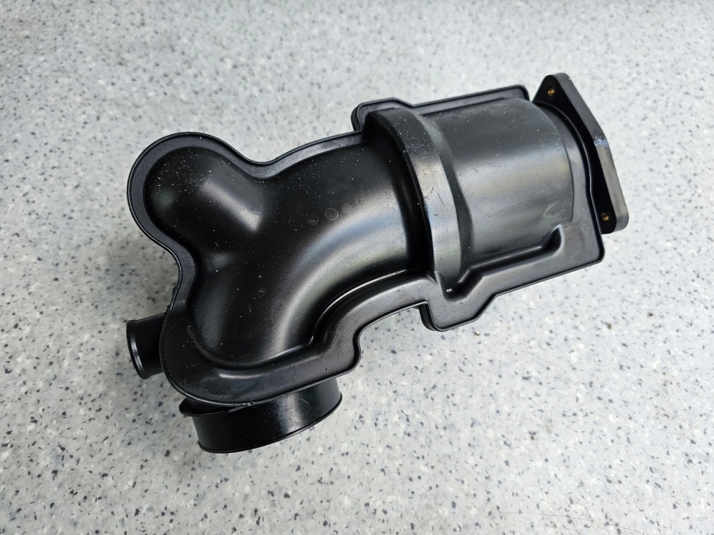 фото №1, Alfa romeo stelvio 2,2d труба повітрозабірник коліно 50552191