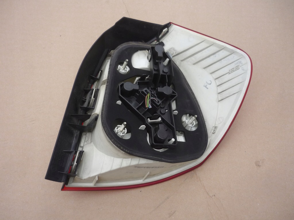 фото №10, Лампа лівий задня bmw 1 e87 e81 przedlift 6924501 bardzo ładna valeo + вкладиш