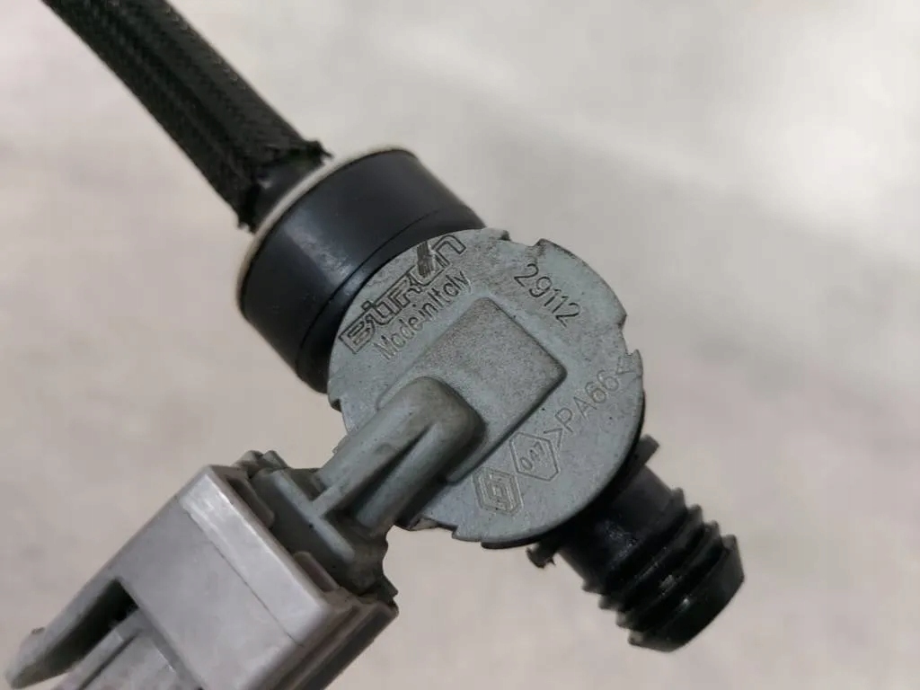 фото №6, Шланг клапан усилитель тормозов renault scenic iii 1.6 dci