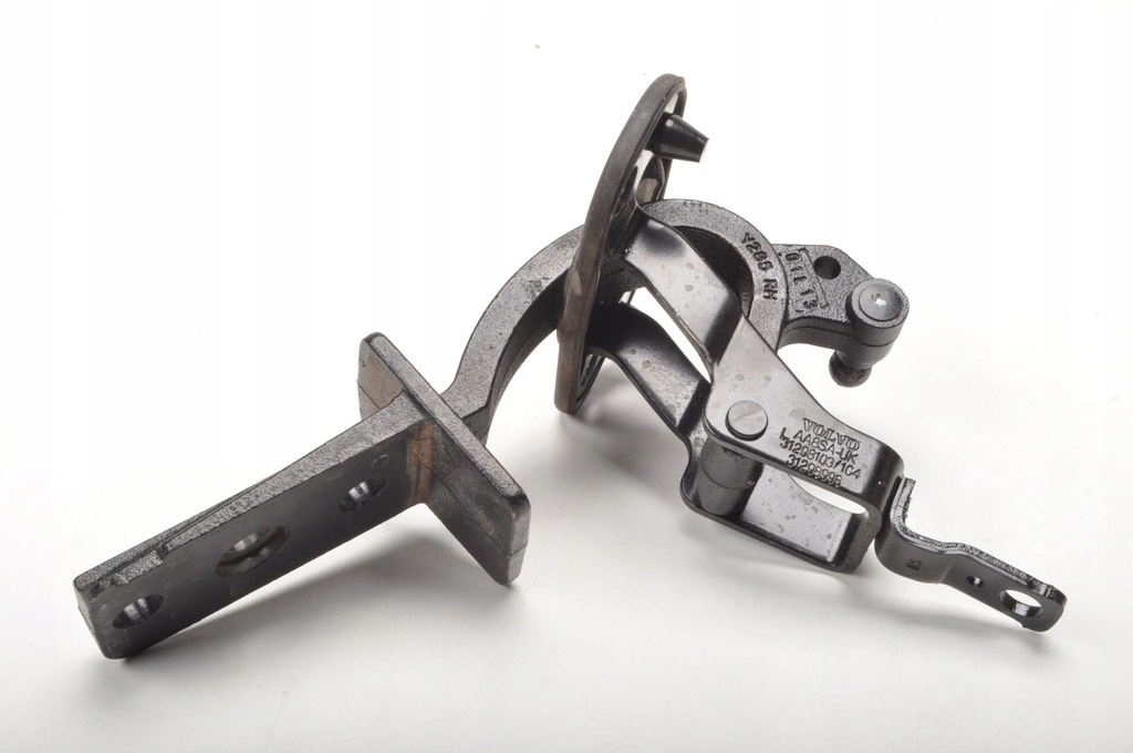 фото №1, Правый петля крышки багажника volvo v70 ii sw 31298998 2.4l дизель 136kw