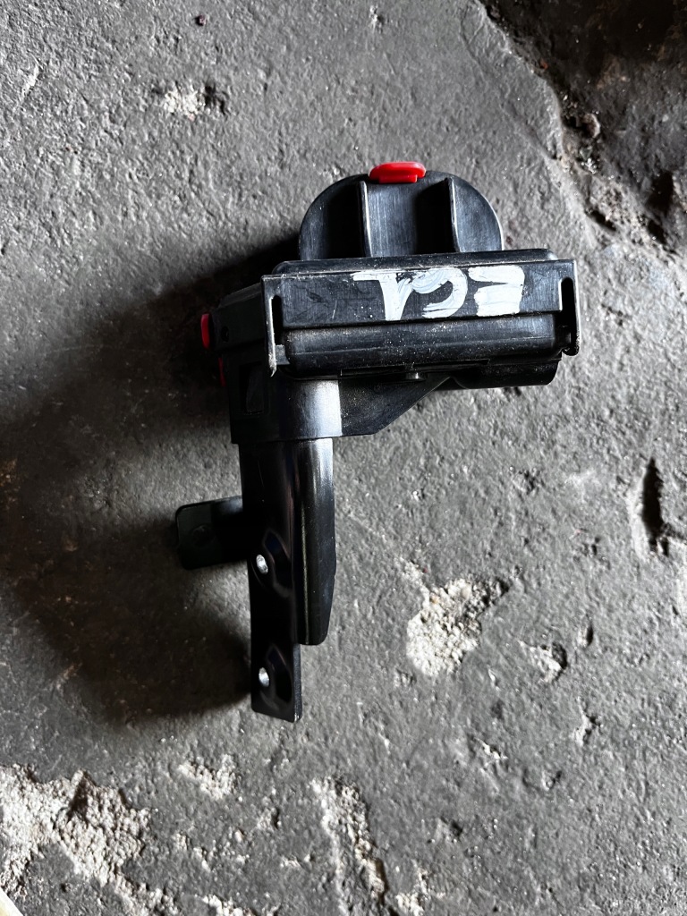 фото №4, 19 bmw e60 e61 распределитель тока коробка клемма 6923945