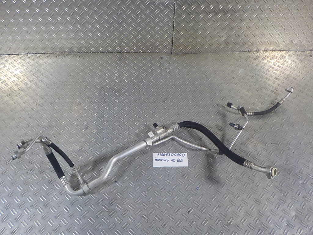 Купити Mercedes ml166 11-15 патрубок шланг кондиціонера