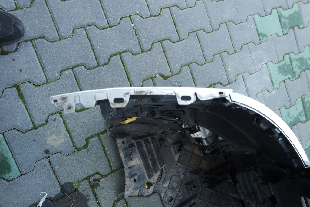 фото №8, Бампер перед peugeot 5008 i