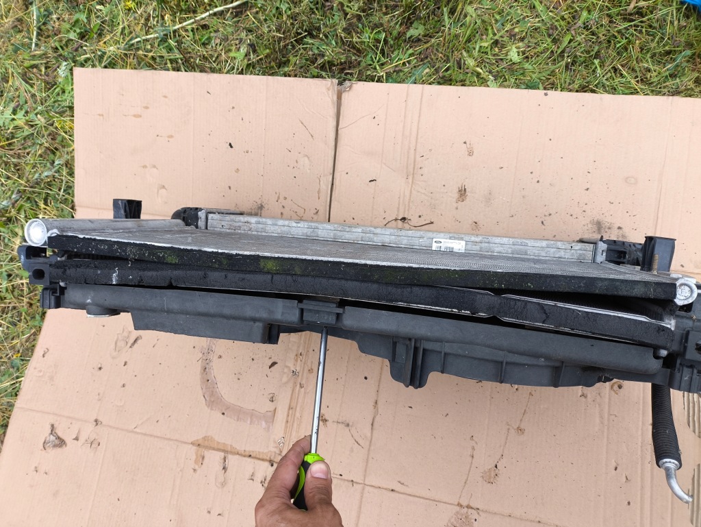 Радіатор радіатор води кондиціонер вентилятор комплект mondeo mk5 2.0 tdci Оригінал