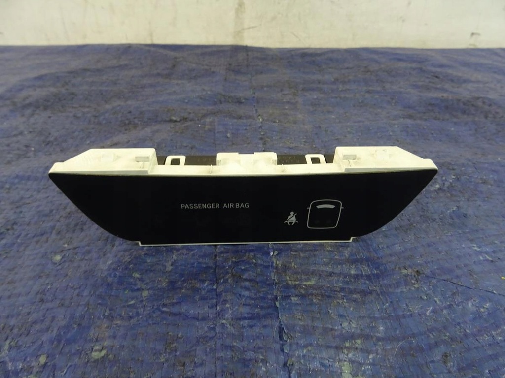 фото №1, Панель дисплей ремней замки toyota iq