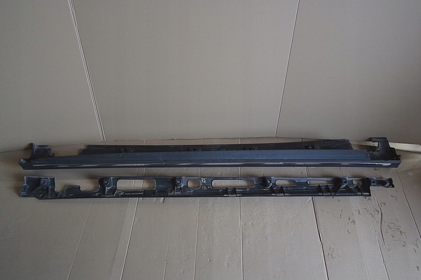 Купить Направляющая порог правая ml w166 a1666980354