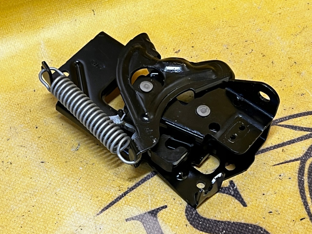 фото №6, Левый замок засов крышки двигателя капот bmw f22 f30