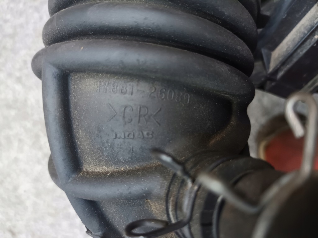 фото №7, Корпус фильтра воздуха трубы воздухозаборник 2.2 d4d d-cat toyota rav4 iii оригинал