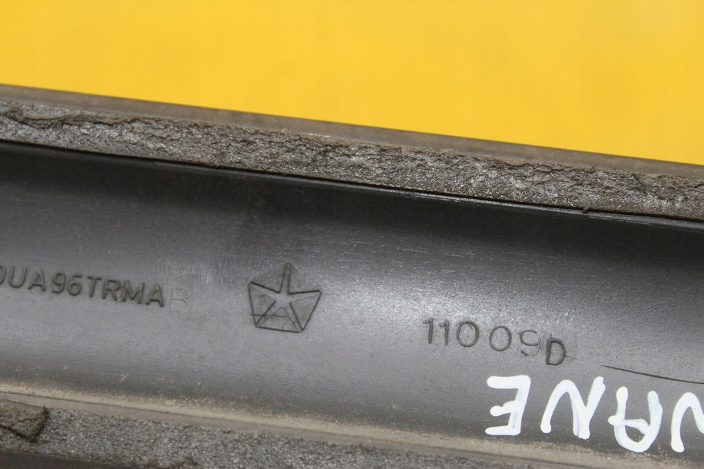 фото №9, Молдинг двері правий перед pacifica i