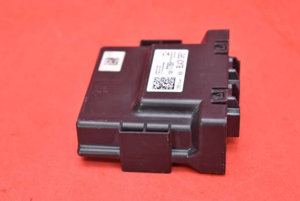 Блок керування модуль паркування pdc 13517789 opel astra 5 v k 15-20 Недорого