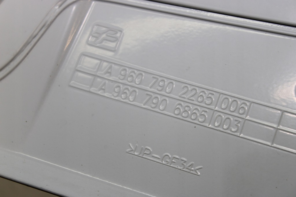 фото №8, Mercedes actros mp4 спойлер вітровик верхній верхній 9607906865