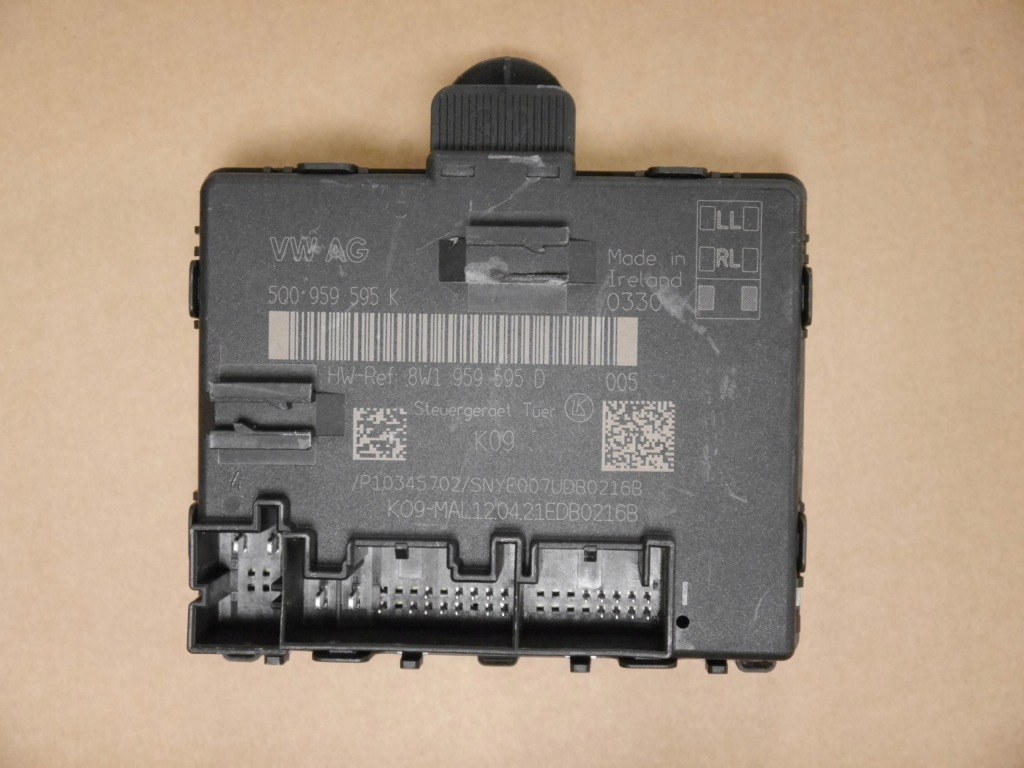 фото №1, Audi q3 83a блок керування двері задня 5q0959595k