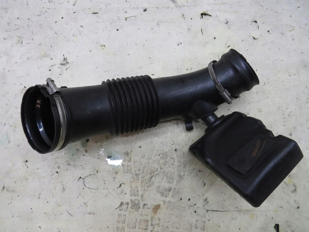 фото №4, Шланг труба воздуха audi q5 8r 3.2 fsi