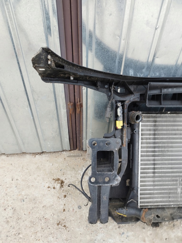 Ремень передний балка радиатор 1.6 bse бензин autom audi a3 8p рестайлинг  2008-2012 Оригинал