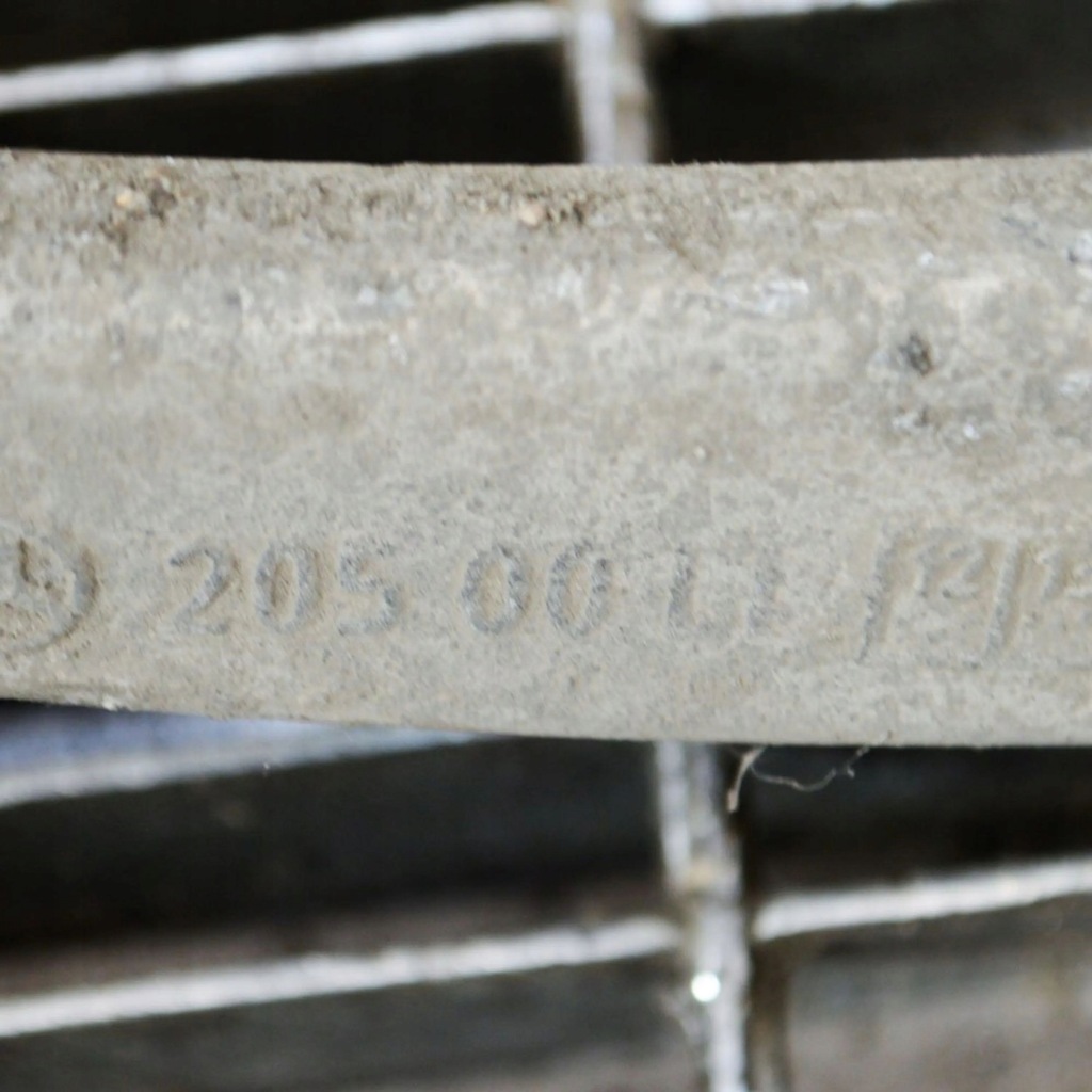 фото №7, Mercedes-benz c w205 2014 левая сторона нижний рычаг передний