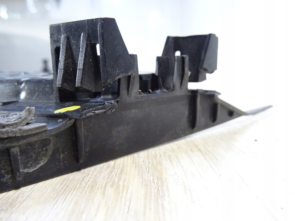 фото №6, Решётка крыла правая a2316900279 mercedes sl r231