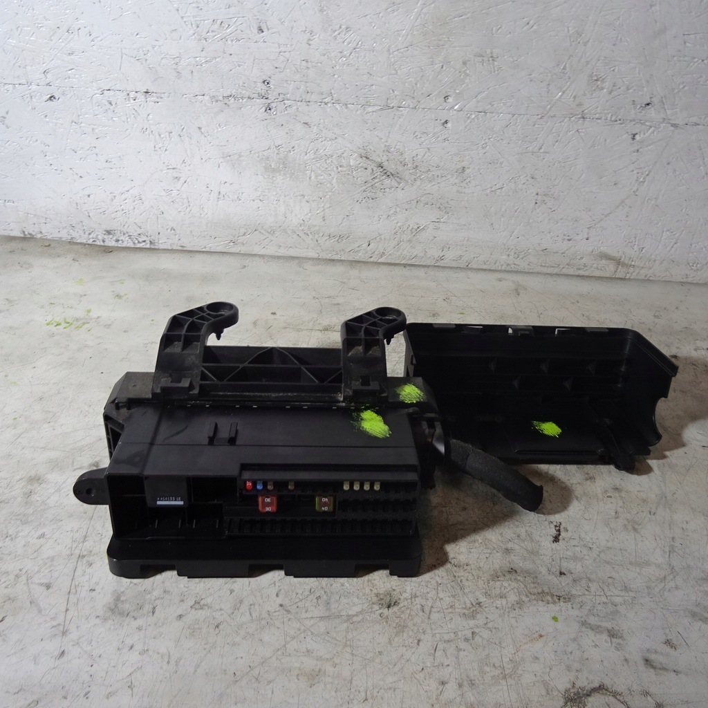 фото №1, Volvo v40 14r 1.6d коробка предохранителей