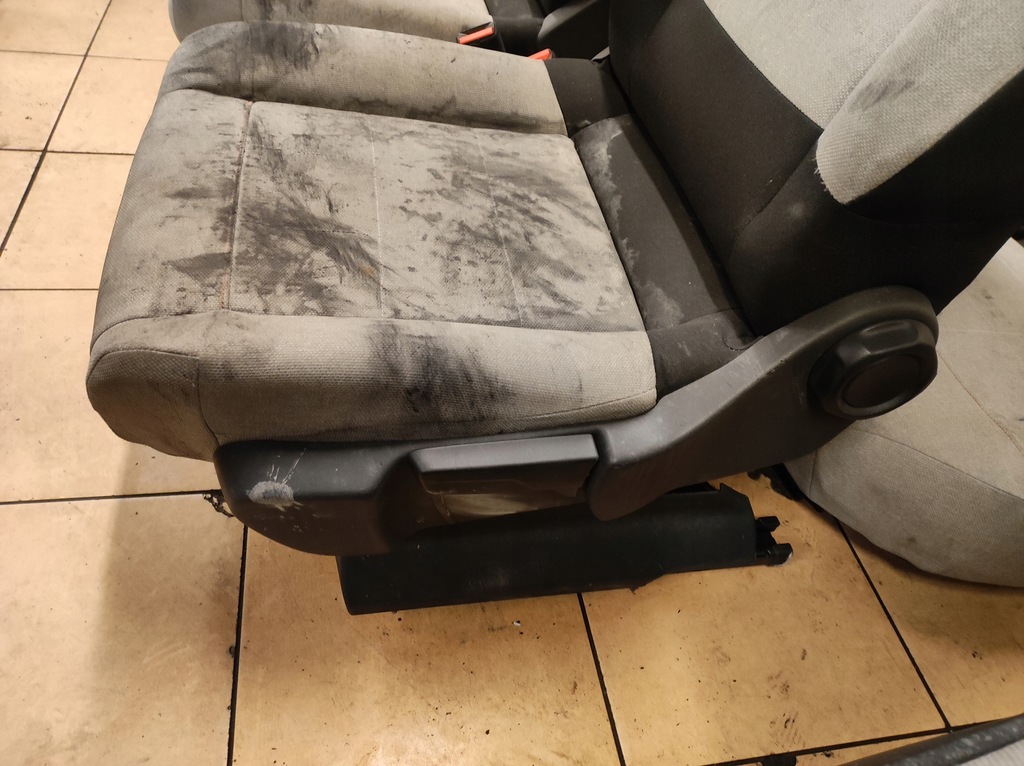 фото №7, Салон сиденья заднее сиденье обивка c3 aircross