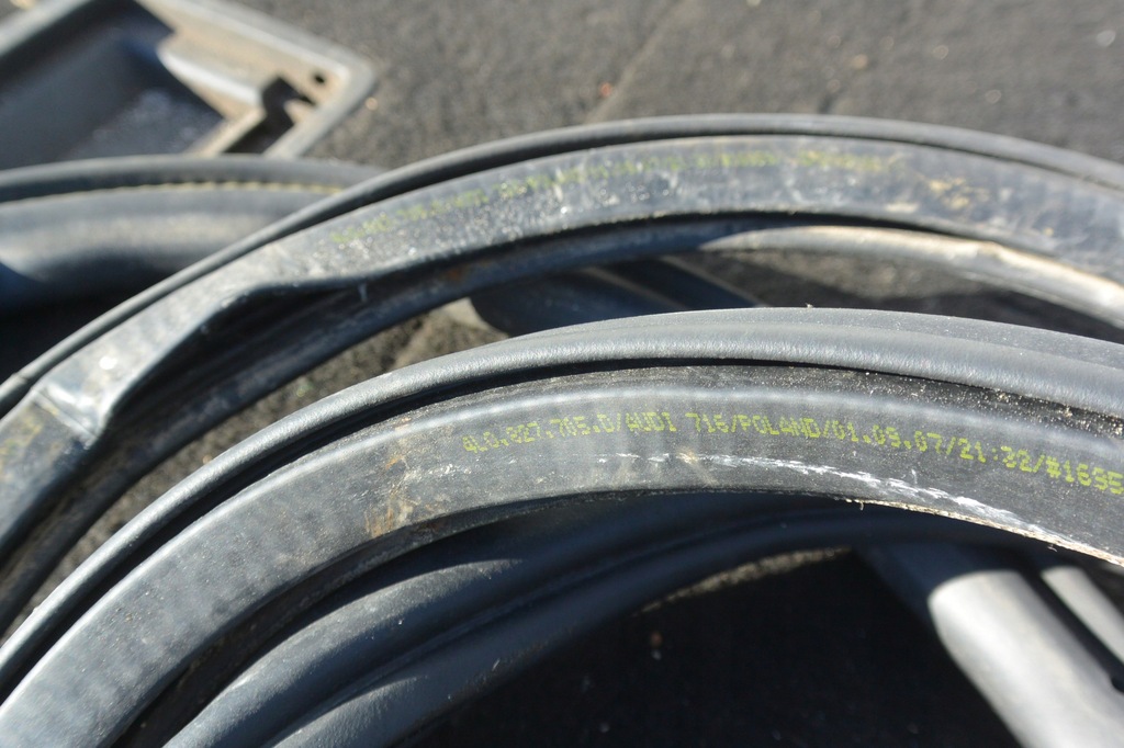 фото №5, Прокладка крышки багажника audi q7 4l