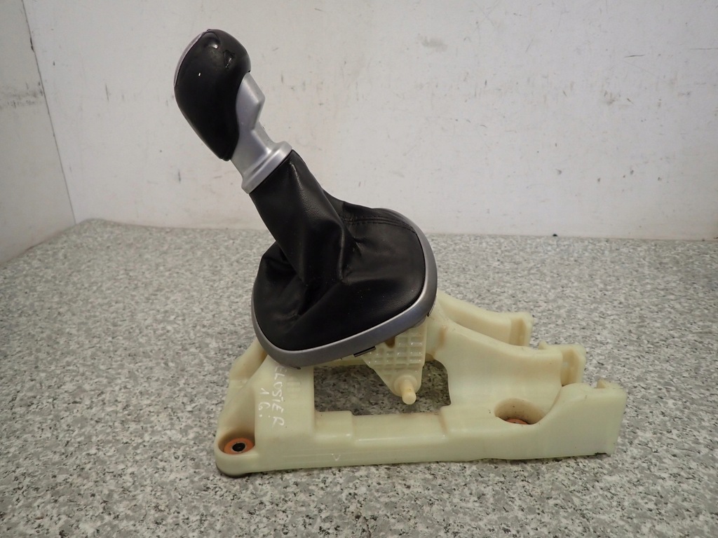 фото №1, Hyundai veloster 1.6 gdi 11-18 рычаг переключения передач