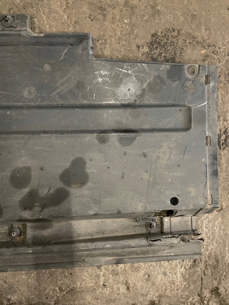 Купить Audi a4 b8 a5 накладка плита пол подвеска левая