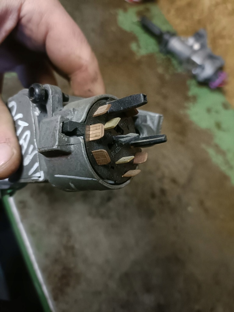 фото №8, Octavia i замок зажигания ключ 4b0905851c