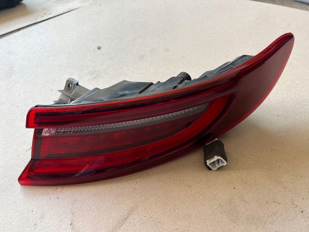 фото №1, Kia proceed 18- лампа права задня задня з крила