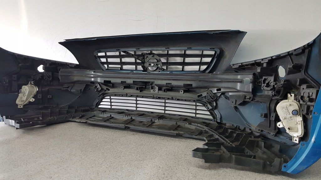 фото №6, Volvo v40 r-design 2012 - бампер перед 6704