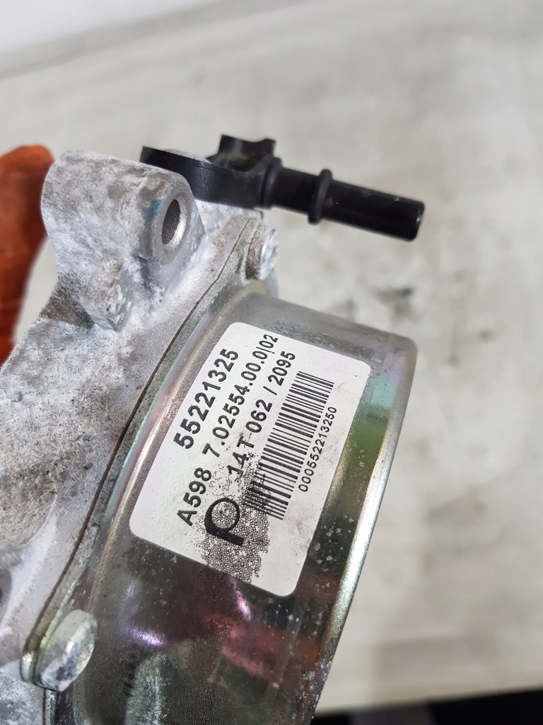 фото №8, Насос вакуум 55221325 suzuki sx-4 s-cross vitara 1.6 ddis d16aa