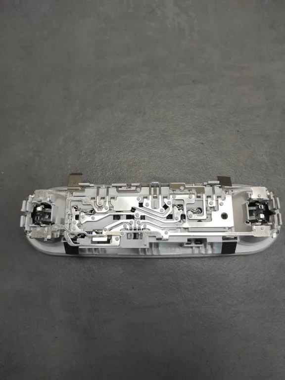 фото №3, Audi a5 8t лампа салону 8t0947111