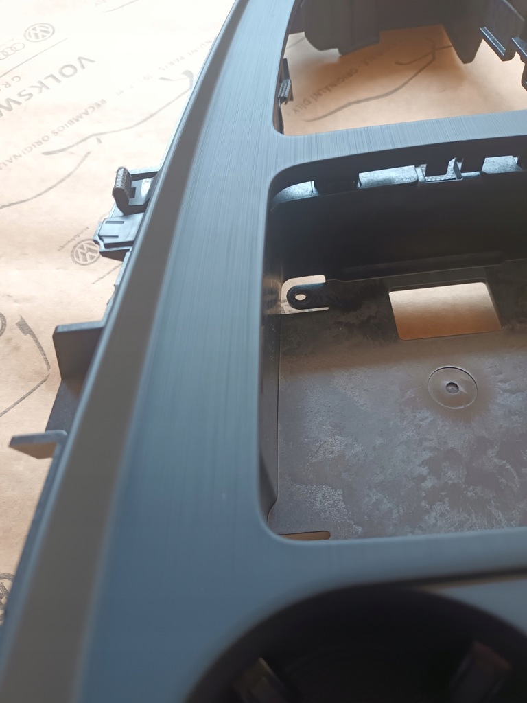 фото №11, Audi a4 b9 a5 f5 защита панель туннель подстаканник 8w1864261c 8w0862533a/b 72km