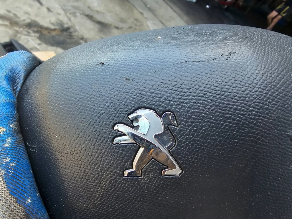 фото №14, Peugeot 308 ii t9 gt панель приладів приладова консоль панель приладів подушки безпеки czerwona nić