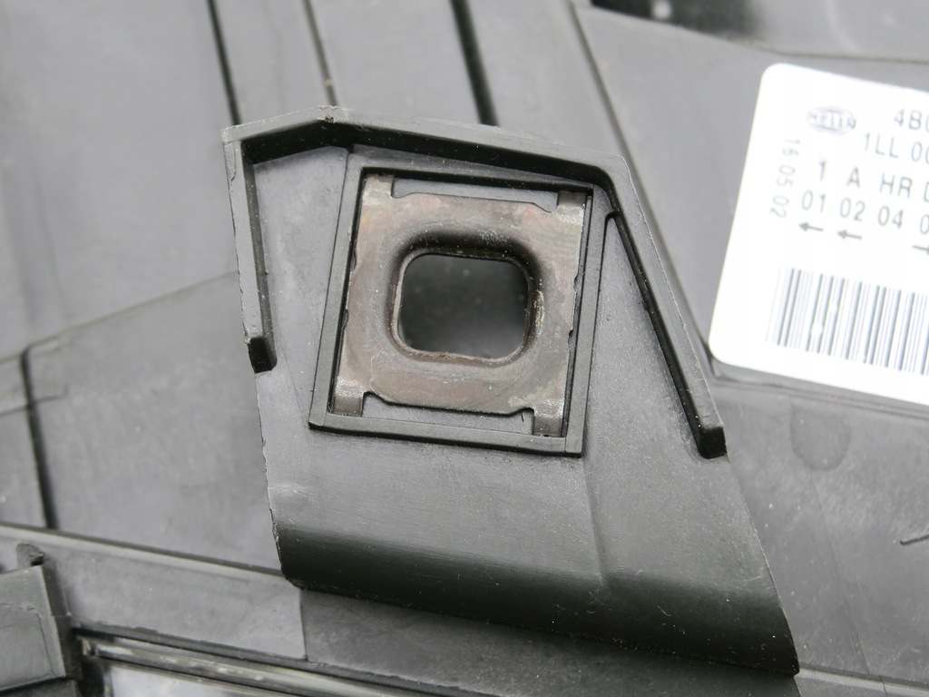 фото №3, Nowa лампа r ксенон hella audi a6 c5 przedlift