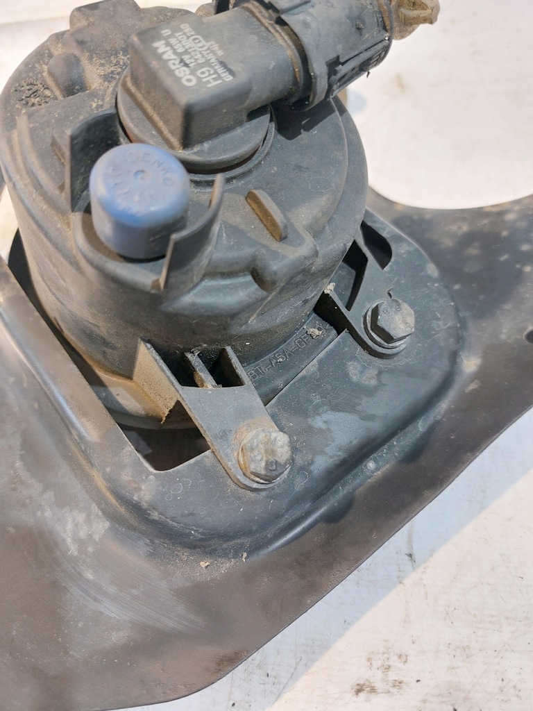 фото №7, Противотуманная фара левый перед mg zs 2004r.