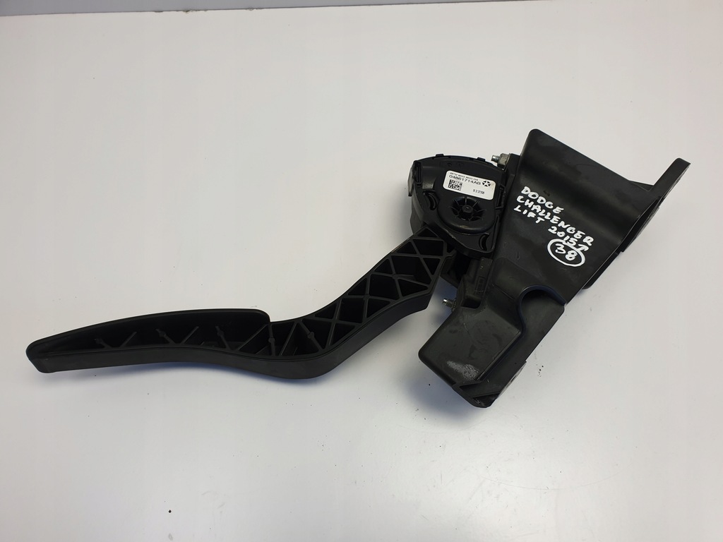 фото №1, Dodge challenger 15- педаль газа потенциометр