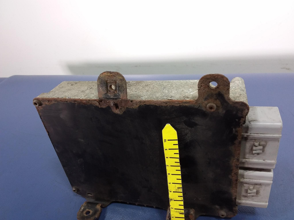 фото №6, Voyager iv 3.3 v6 блок керування двигуна 04748409aj