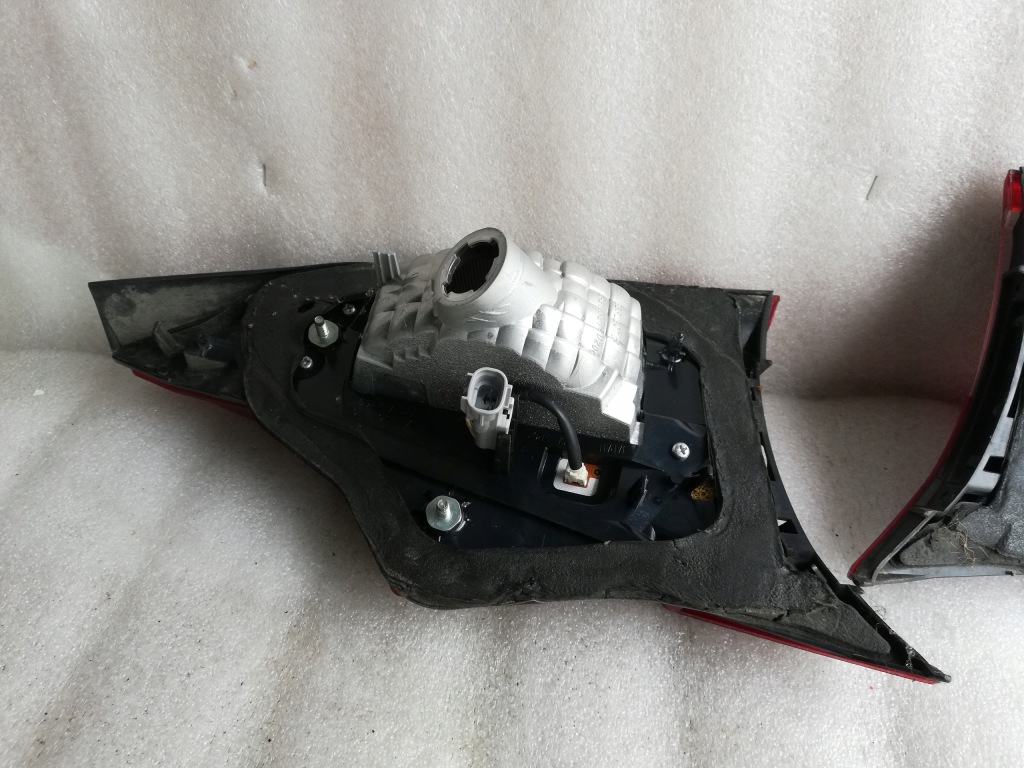 Mazda 6 універсал рестайлінг  15- led фара задні задня w кришці  права ліва Недорого