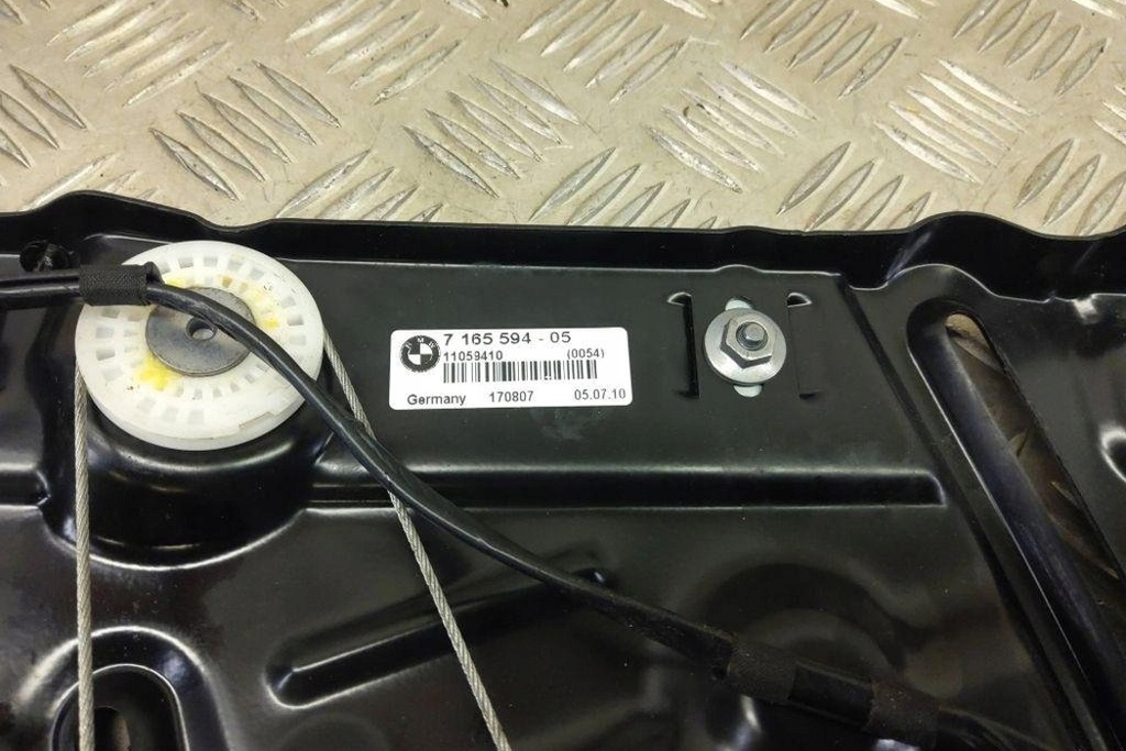 фото №7, Підйомник скло задніх правих двері bmw 1 coupe e82 7165594 2.0l дизель