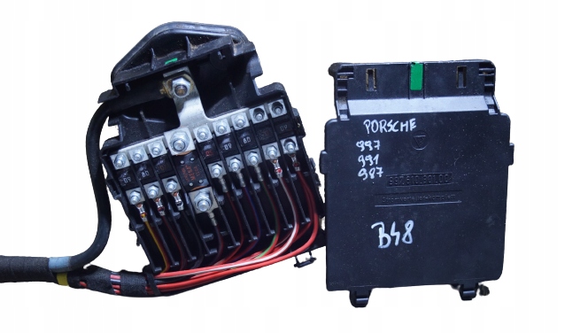 фото №1, Porsche boxtser 987 коробка предохранителей